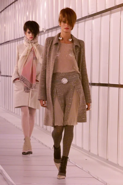 Look 14